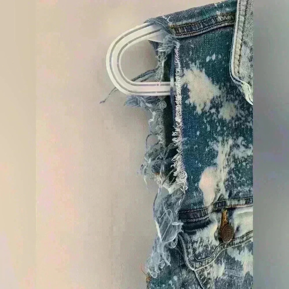VINTAGE BILL BLASS Jeans  Distressed Bleached Denim Vest - Picture 4 of 6